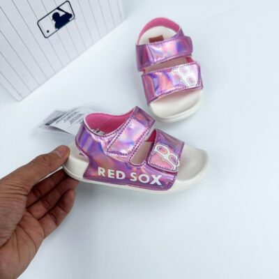 giày MLB chính là điểm nhấn biến bé thành một fashionista nhí thực thụ