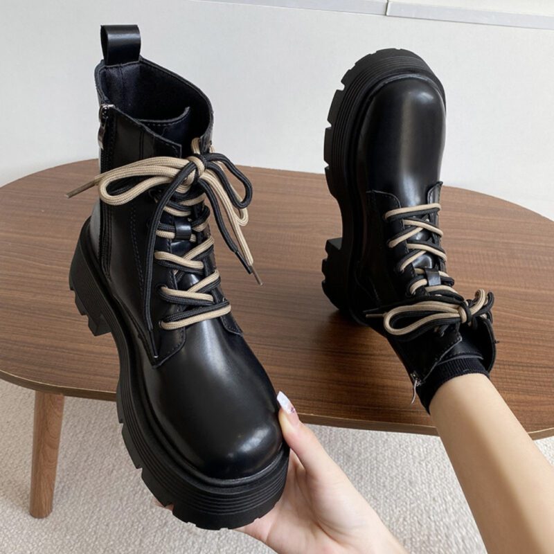 Giày Boot Đa Dạng Mẫu Mã, Linh Hoạt Trong Mọi Phong Cách