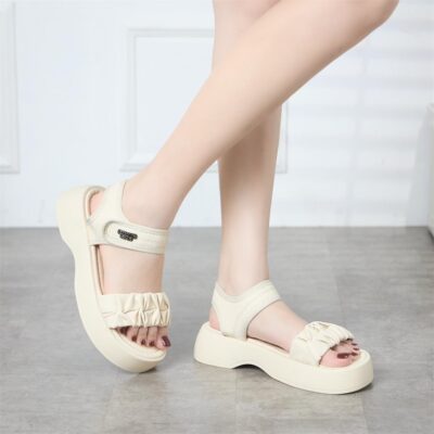 Mỗi đôi giày sandal nữ secondhand đều ẩn chứa một câu chuyện riêng