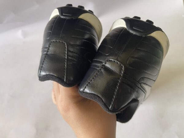 Giày Đá Banh 2hand Hiệu Nike