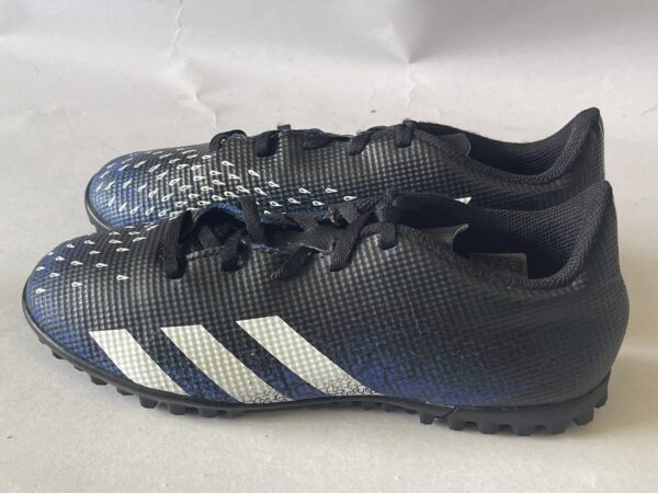Giày Đá Banh 2hand Hiệu Adidas