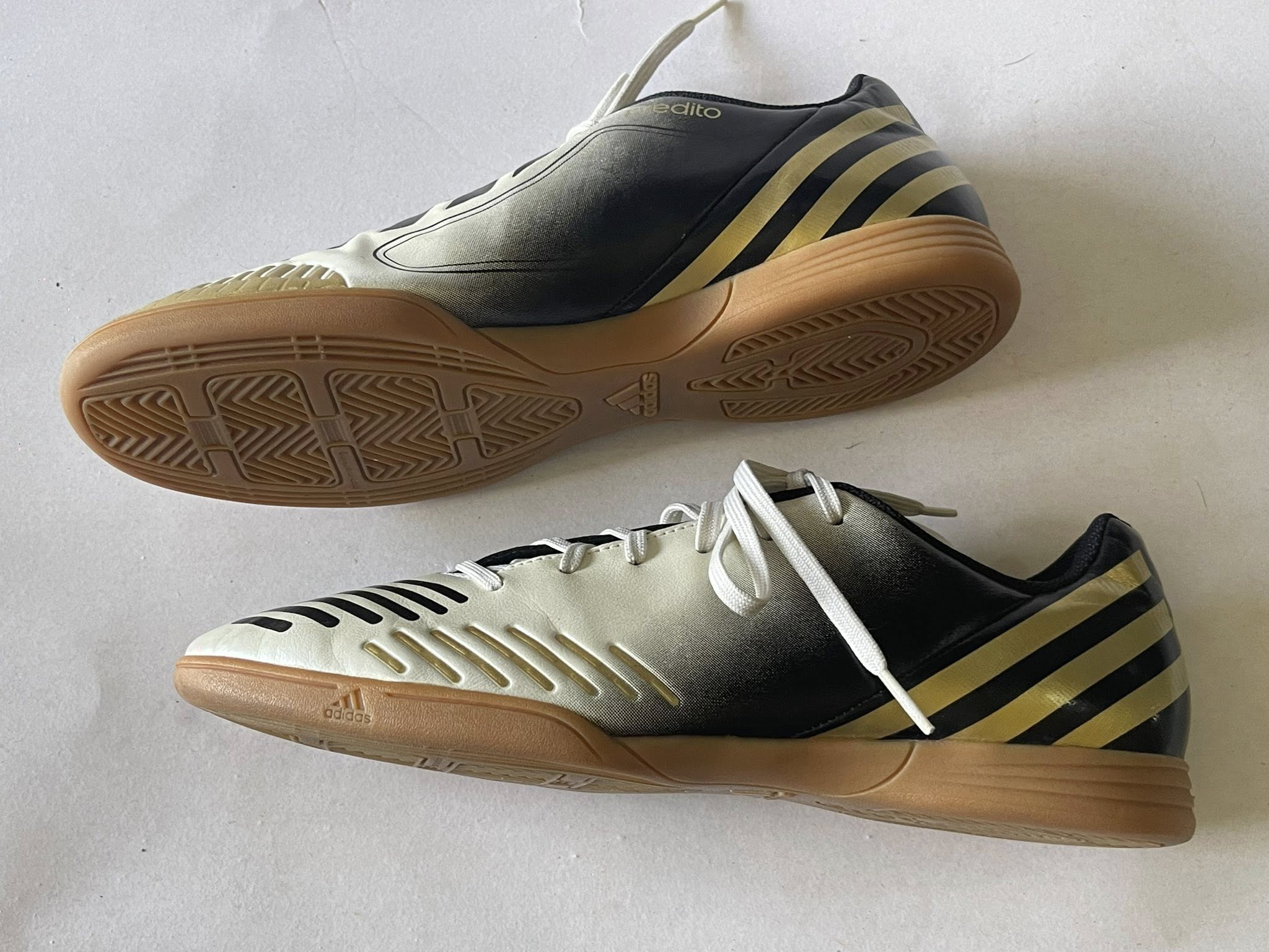 Giày Đá Banh 2hand Hiệu Adidas Giày Đá Banh 2hand Hiệu Adidas