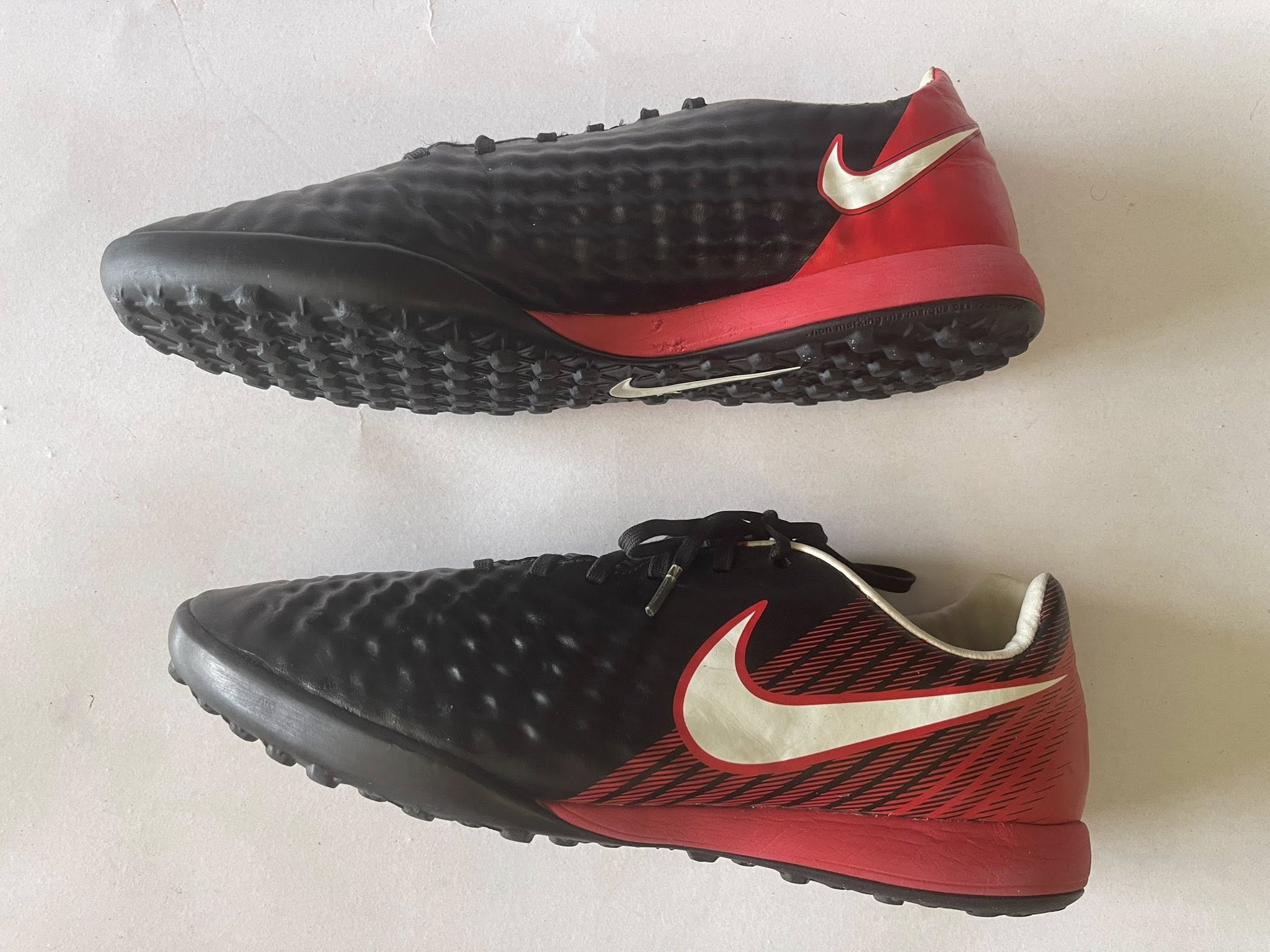 Giày Đá Banh 2hand Hiệu Nike Giày Đá Banh 2hand Hiệu Nike