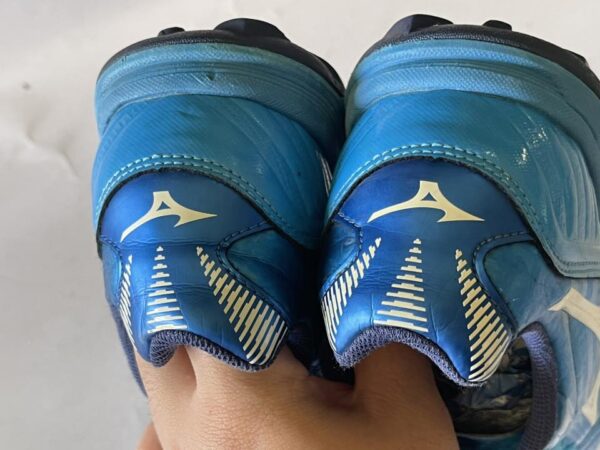 Giày Đá Banh 2hand Hiệu Mizuno