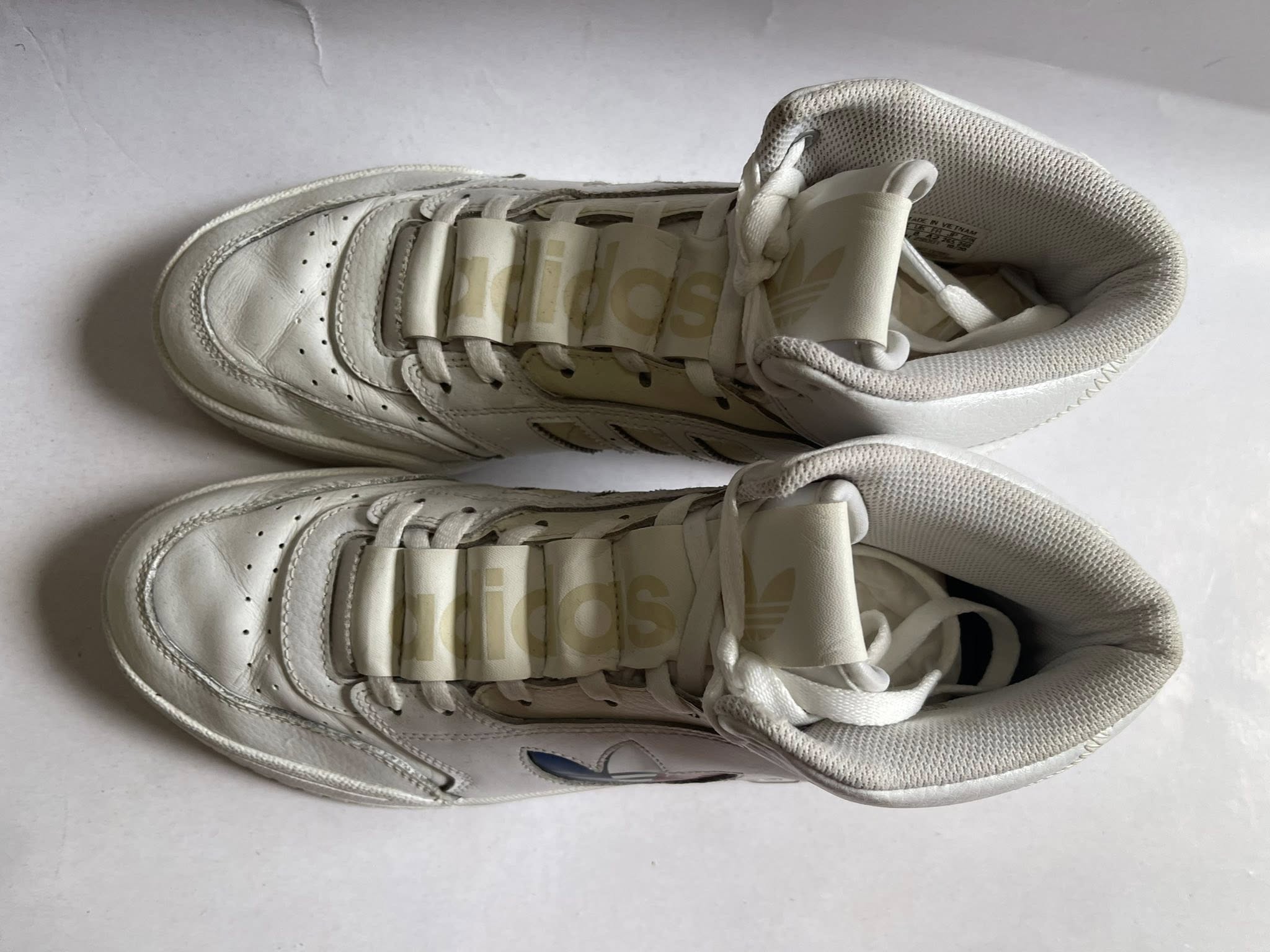 Giày Thể thao 2hand Hiệu Adidas Giày Thể thao 2hand Hiệu Adidas