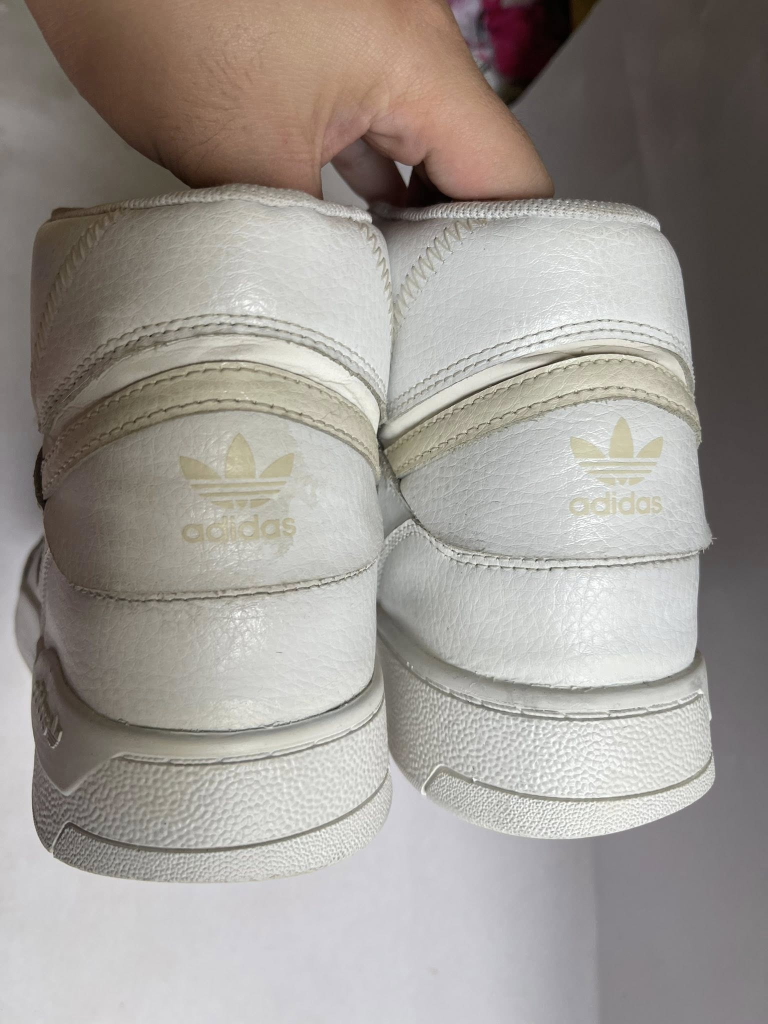 Giày Thể thao 2hand Hiệu Adidas Giày Thể thao 2hand Hiệu Adidas