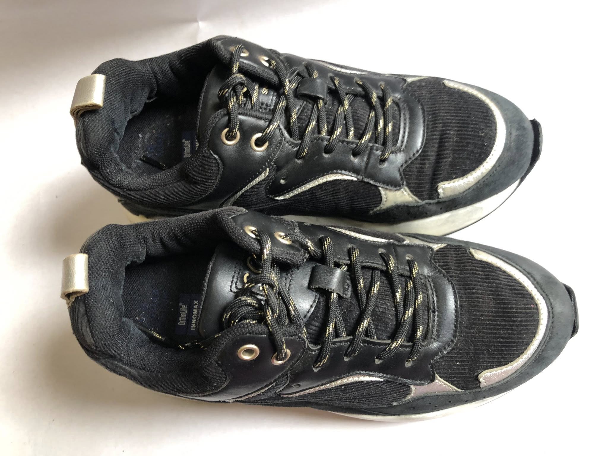 Giày Thể Thao 2hand Giày Thể Thao 2hand