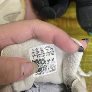 Giày Thể Thao 2hand Hiệu Adidas
