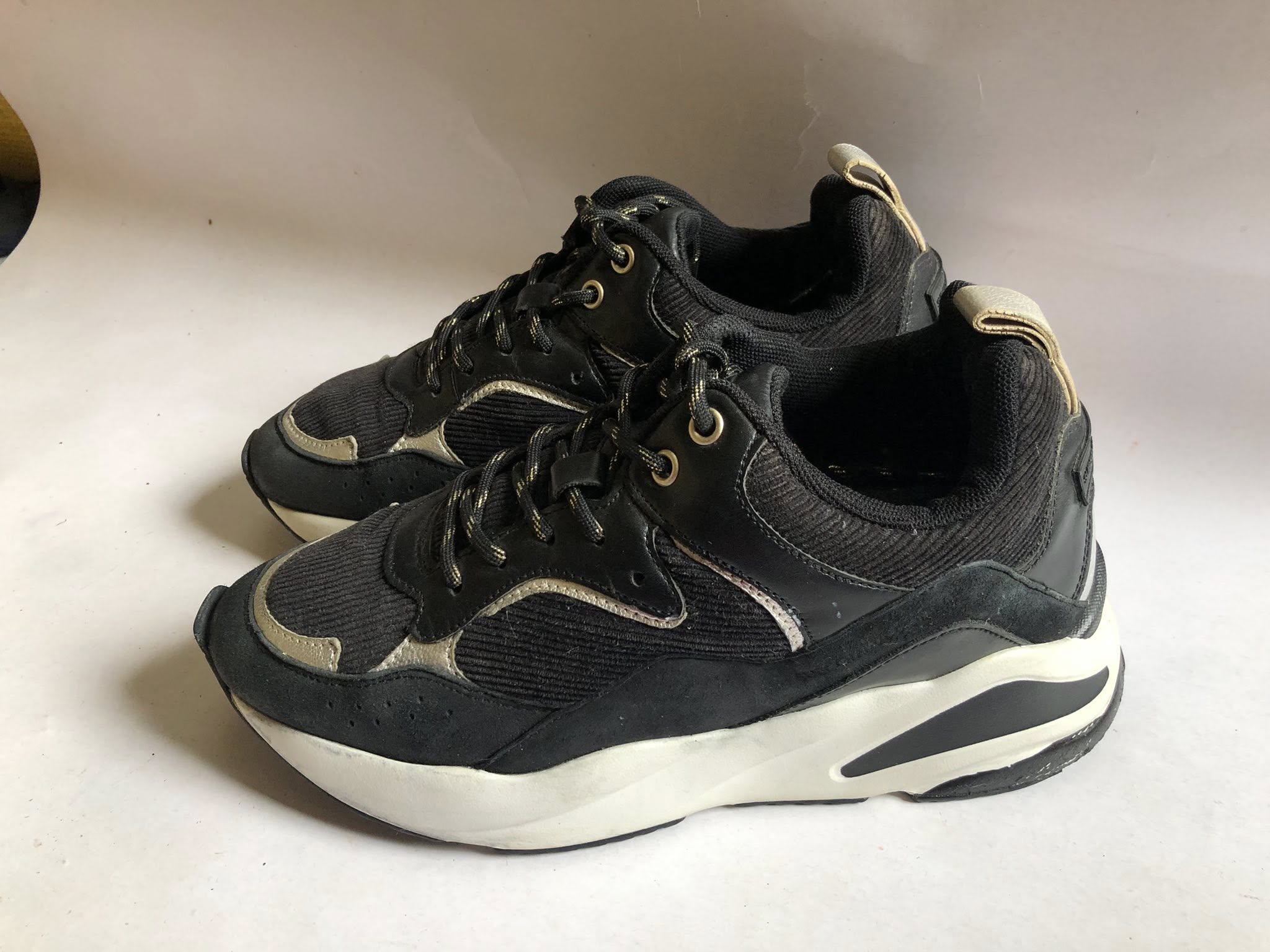 Giày Thể Thao 2hand Giày Thể Thao 2hand