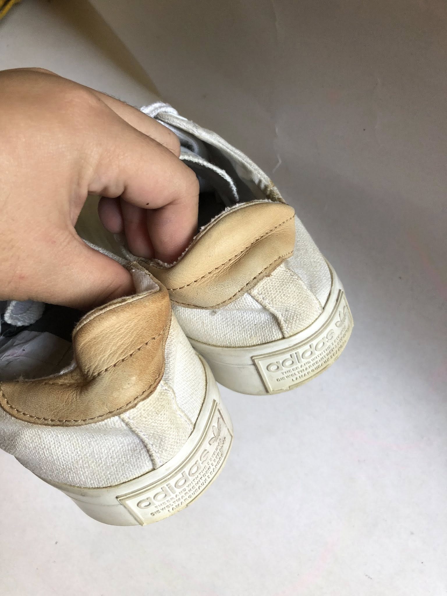 Giày Thể Thao 2hand Hiệu Adidas Giày Thể Thao 2hand Hiệu Adidas