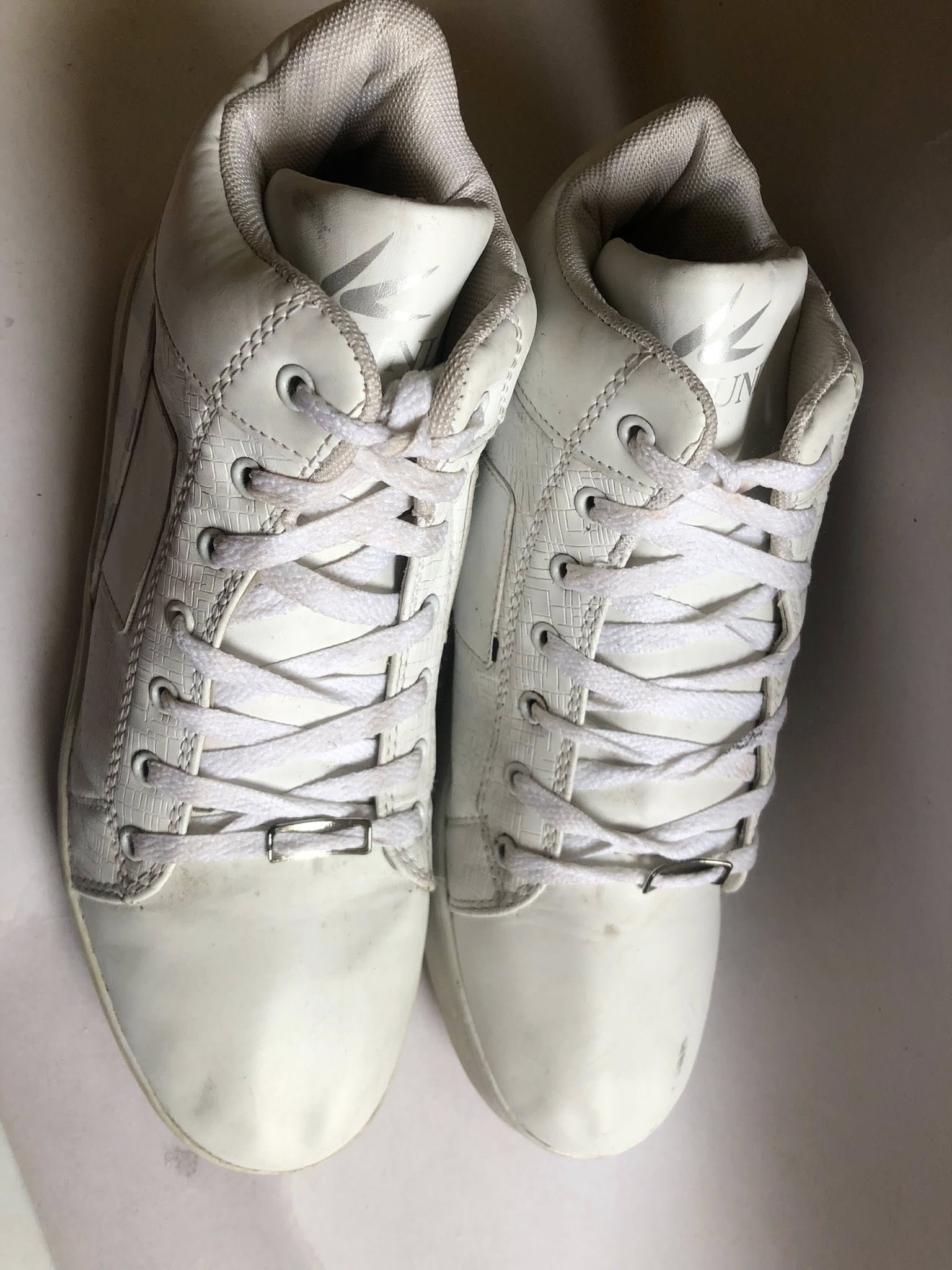 Giày Thể Thao 2hand Giày Thể Thao 2hand