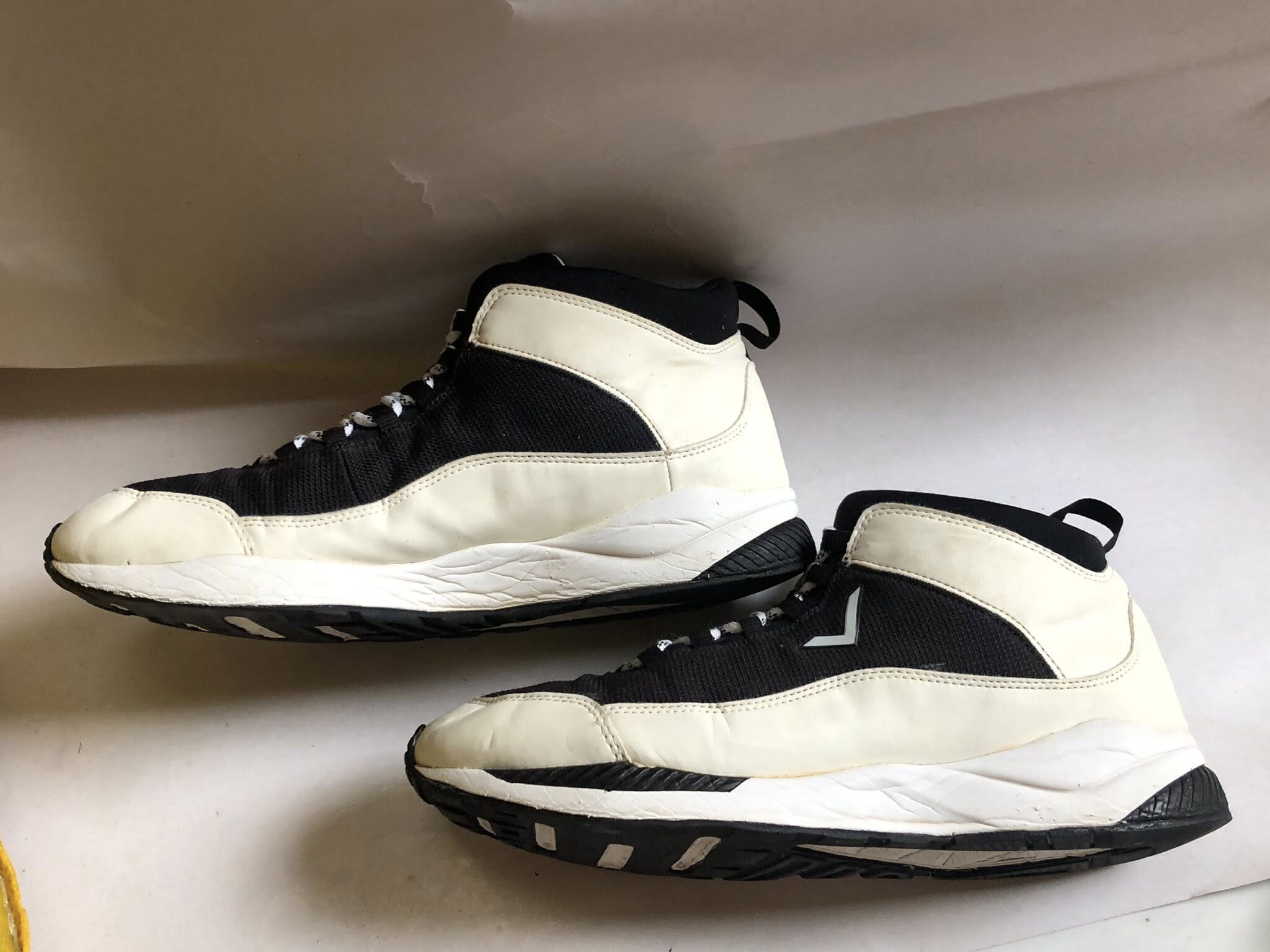 Giày Thể Thao 2hand Giày Thể Thao 2hand