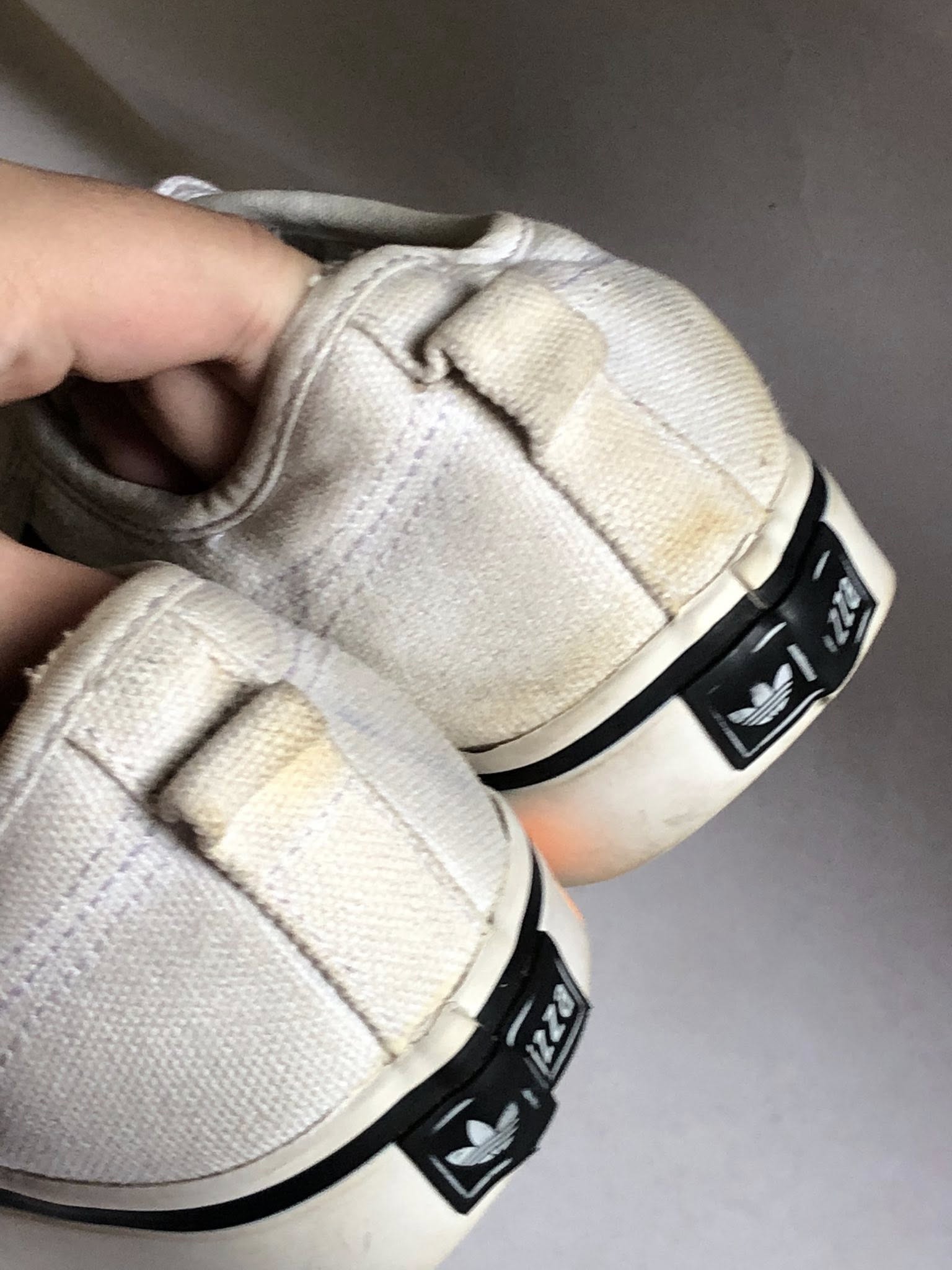 Giày Thể Thao 2hand Hiệu Adidas Giày Thể Thao 2hand Hiệu Adidas