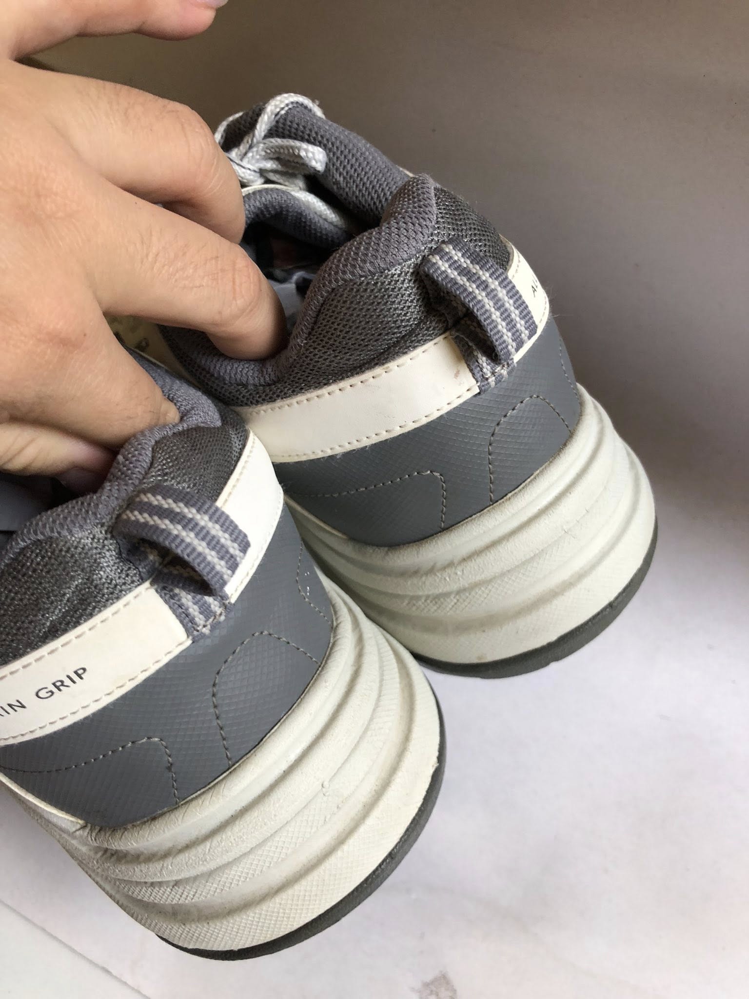 Giày Thể Thao 2hand Giày Thể Thao 2hand