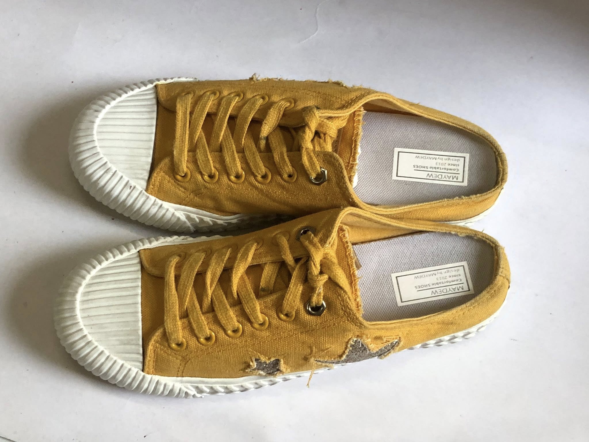 Giày Thể Thao 2hand Giày Thể Thao 2hand