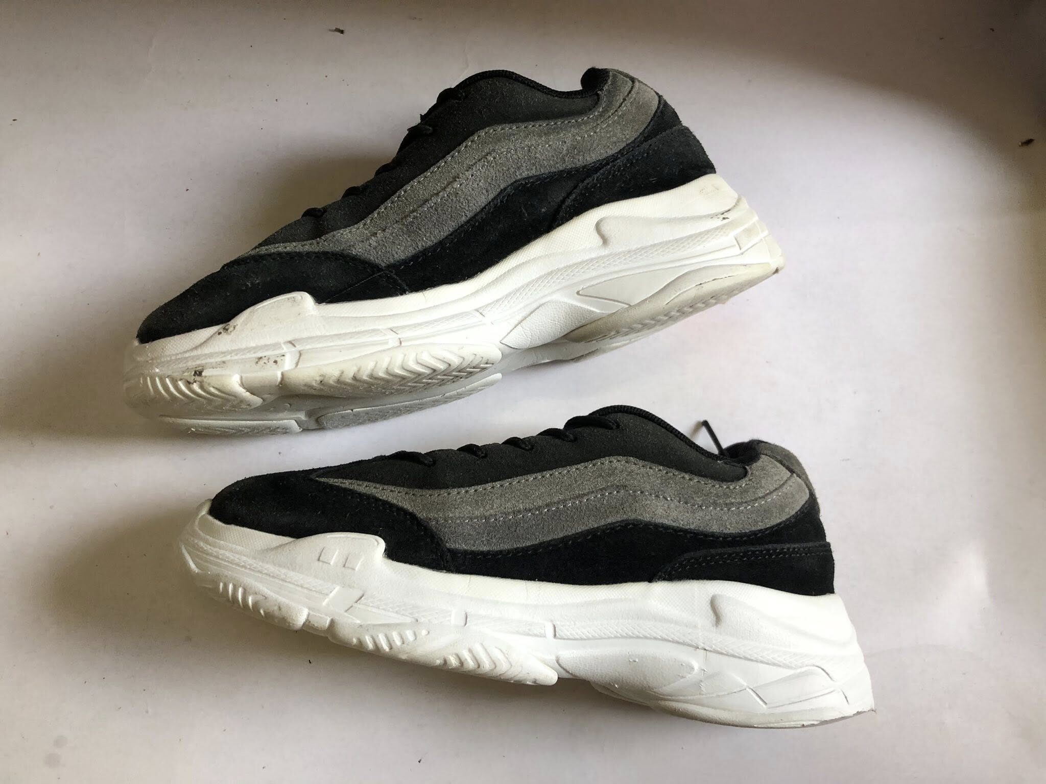 Giày Thể Thao 2hand Giày Thể Thao 2hand