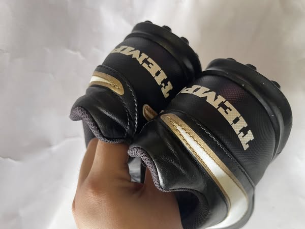 Giày Đá Banh 2hand Hiệu Nike Giày Đá Banh 2hand Hiệu Nike