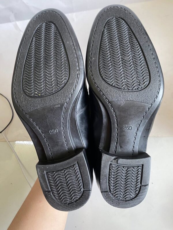 Giày Da Nam Màu Đen Cá Tính