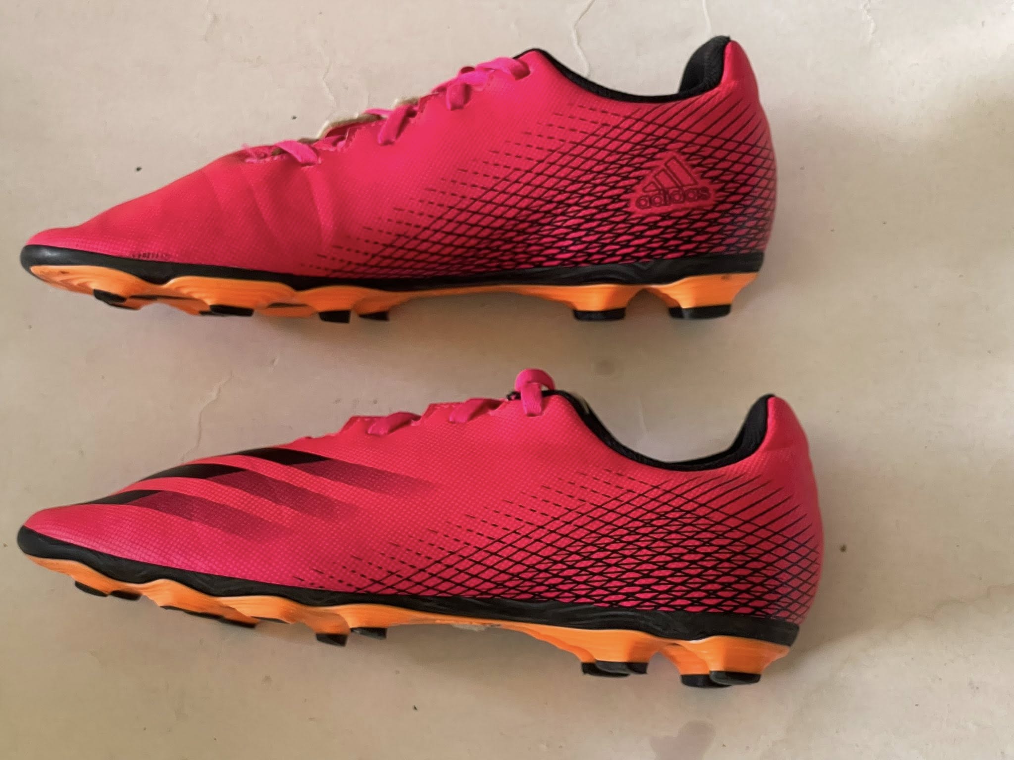 Giày Đá Banh 2hand Hiệu Adidas Giày Đá Banh 2hand Hiệu Adidas