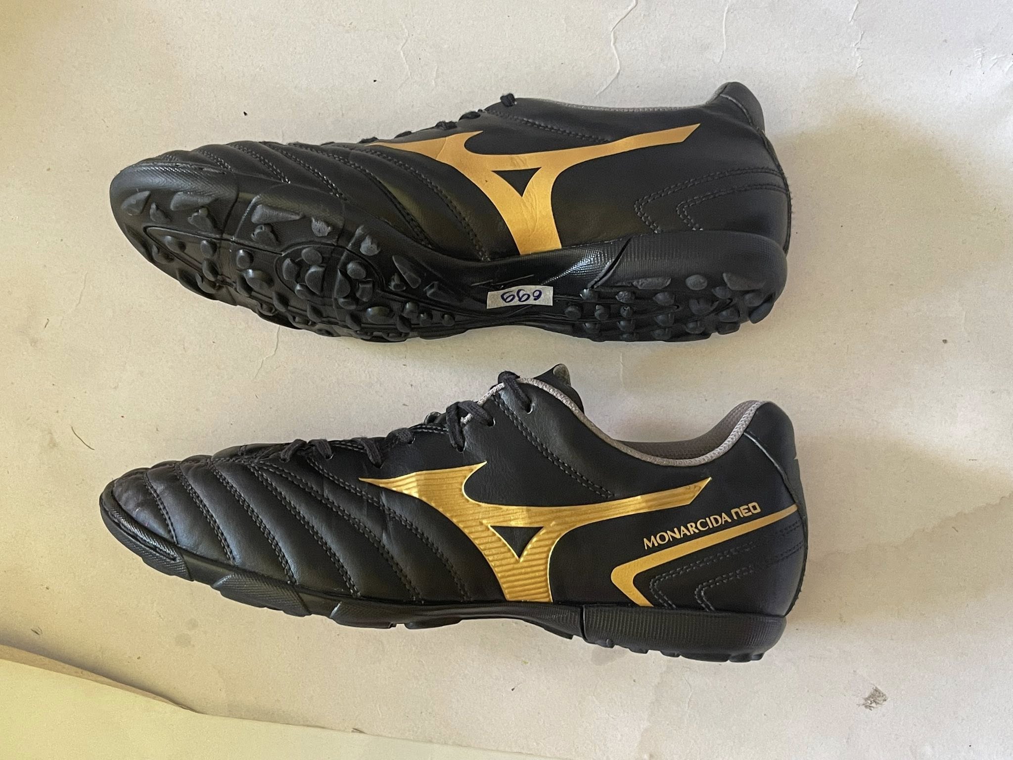 Giày 2hand Đá Bóng Hiệu Mizuno Giày 2hand Đá Bóng Hiệu Mizuno