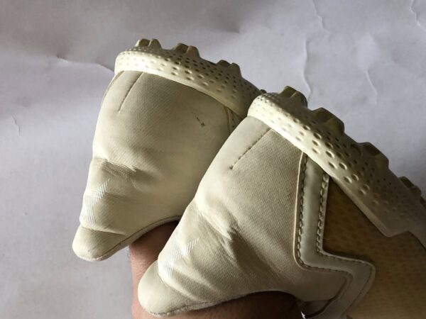 Giày Đá Banh 2hand Hiệu Adidas