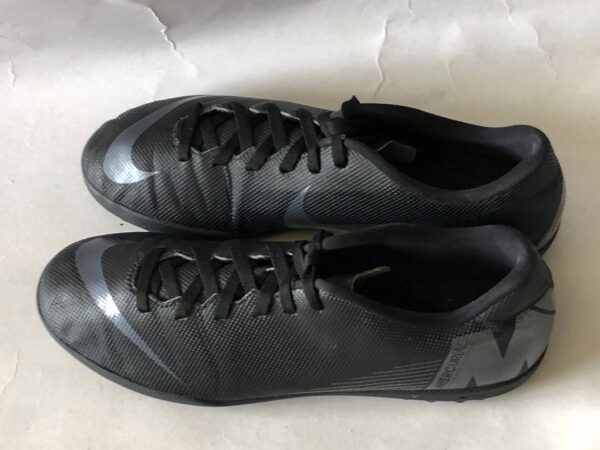 Giày Đá Banh 2hand Hiệu Nike