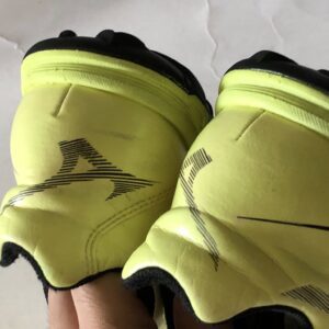 Giày Đá Banh 2hand Hiệu Mizuno