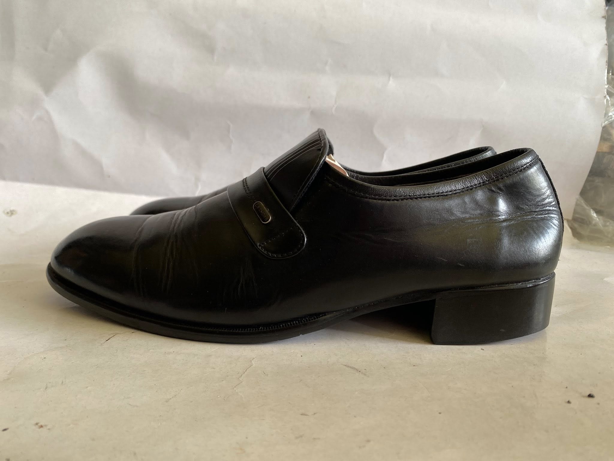 Giày Da Nam Màu Đen Sang Trọng Giày Da Nam Màu Đen Sang Trọng