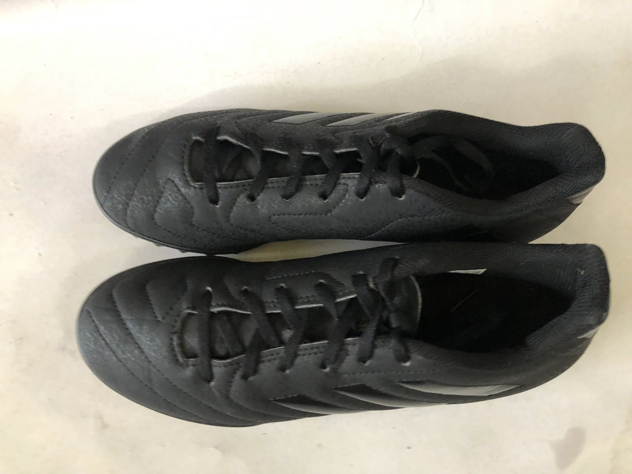 Giày Đá Banh 2hand Hiệu Adidas Giày Đá Banh 2hand Hiệu Adidas