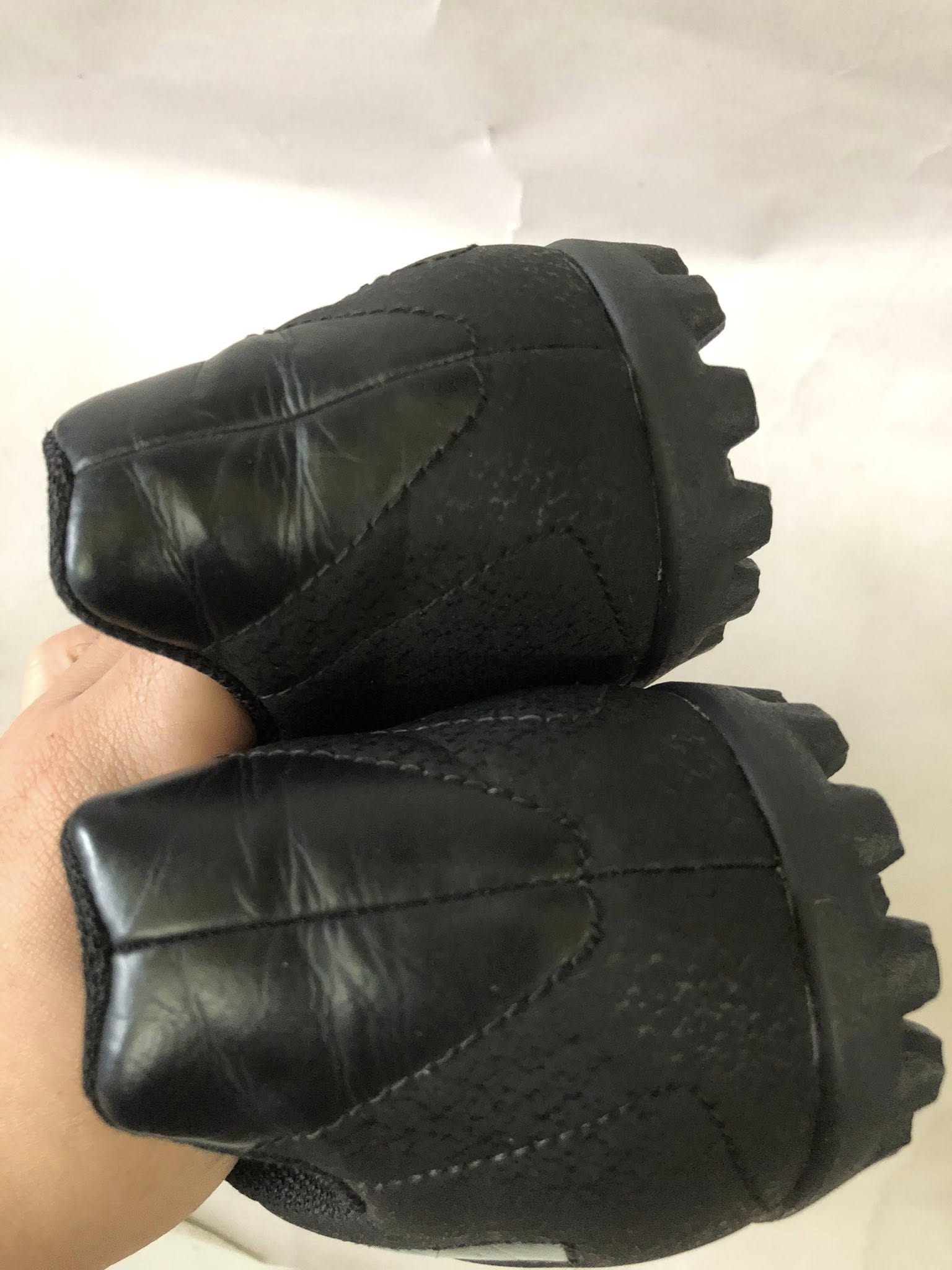 Giày Đá Banh 2hand Hiệu Adidas Giày Đá Banh 2hand Hiệu Adidas
