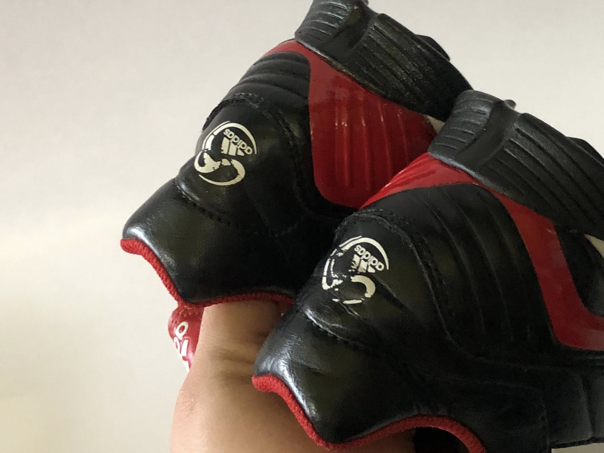 Giày Đá Banh 2hand Hiệu Adidas Giày Đá Banh 2hand Hiệu Adidas