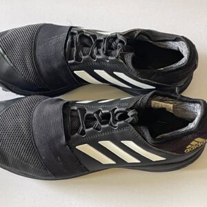 Giày Đá Banh Hiệu Adidas