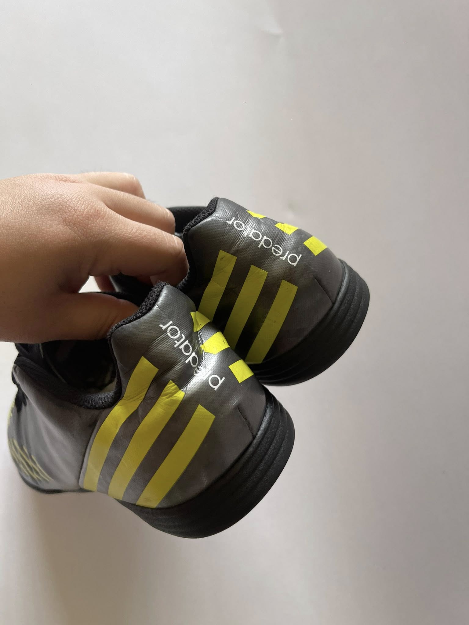 Giày Đá Bóng 2hand Hiệu Adidas Giày Đá Bóng 2hand Hiệu Adidas