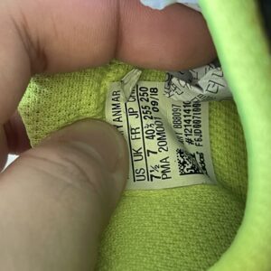 Giày Đá Banh 2hand Hiệu Adidas