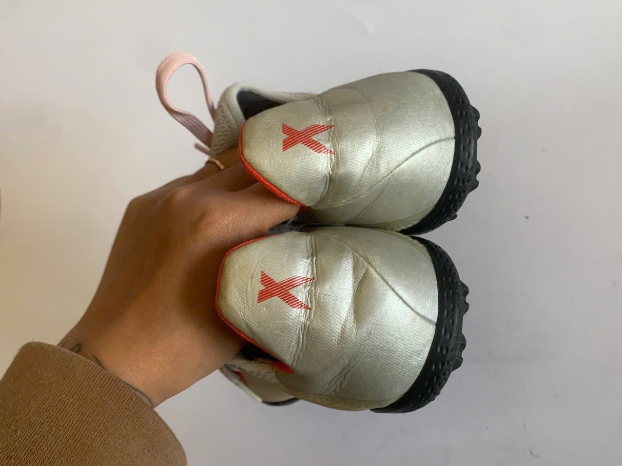 Giày Đá Banh 2hand Hiệu Adidas Giày Đá Banh 2hand Hiệu Adidas