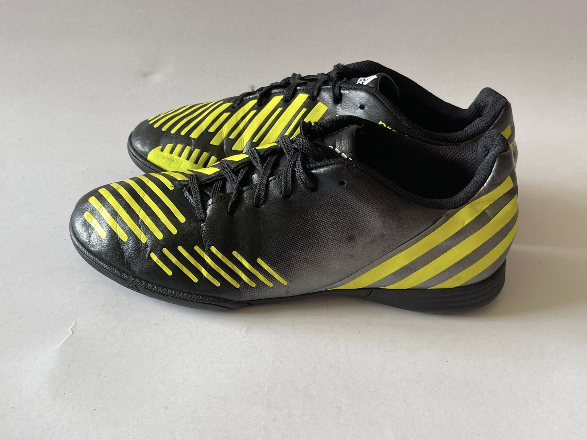 Giày Đá Bóng 2hand Hiệu Adidas Giày Đá Bóng 2hand Hiệu Adidas