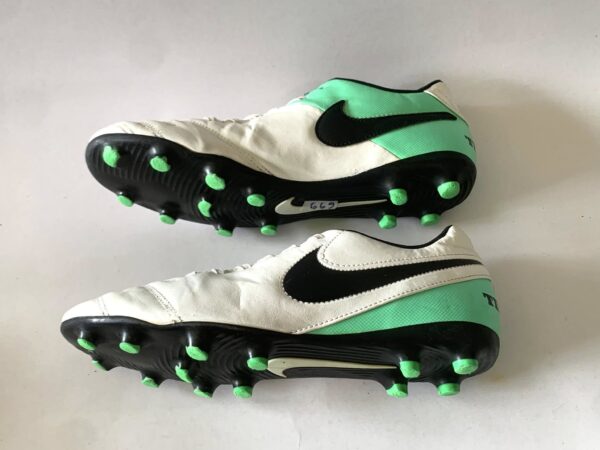 Giày Đá Bóng 2hand Hiệu Nike