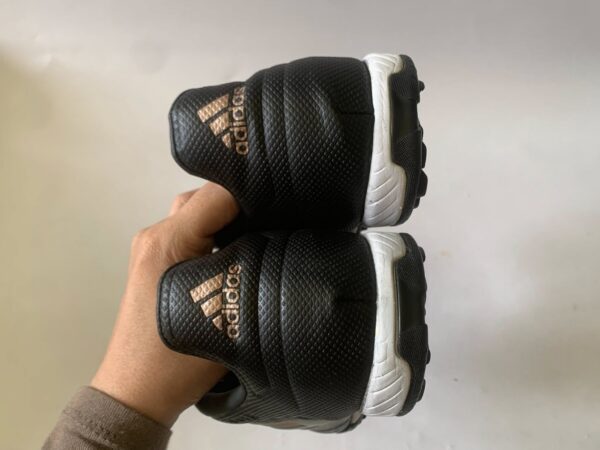 Giày Đá Banh 2hand Hiệu Adidas