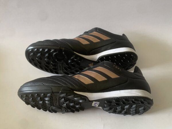 Giày Đá Banh 2hand Hiệu Adidas