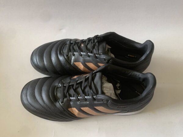 Giày Đá Banh 2hand Hiệu Adidas