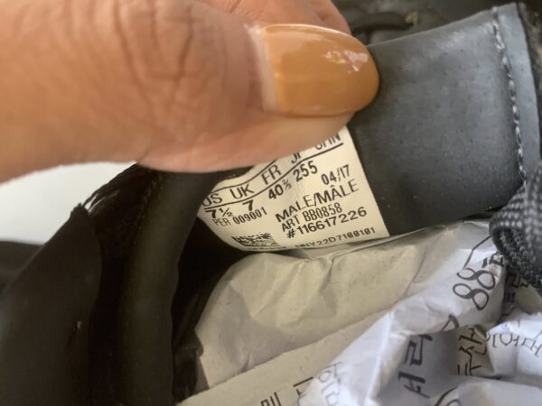 Giày Đá Banh 2hand Hiệu Adidas