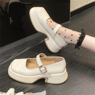 Giày 2hand ngày nay đã thoát khỏi định kiến cũ kỹ để trở thành một xu hướng thời trang