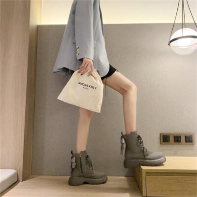 hiết kế giày boot nữ kết hợp giữa yếu tố thời trang và công năng