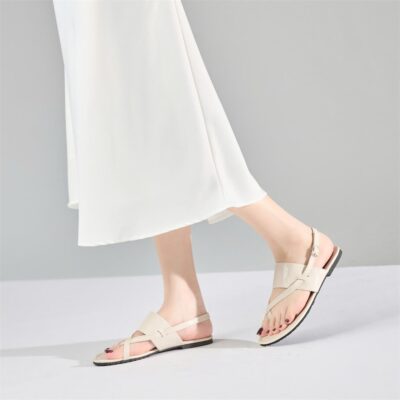 biến tấu sandal secondhand thành đôi giày 'chất chơi' bằng cách DIY đơn giản