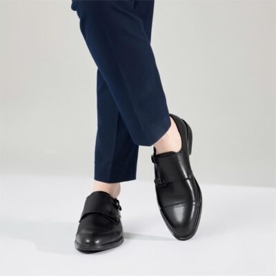 giày Monk Strap chính là hiện thân hoàn hảo của sự sang trọng đầy cá tính