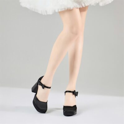 giày gót vuông basic bít mũi trở thành item “must-have” chính là khả năng phối đồ linh hoạt và không lỗi mốt