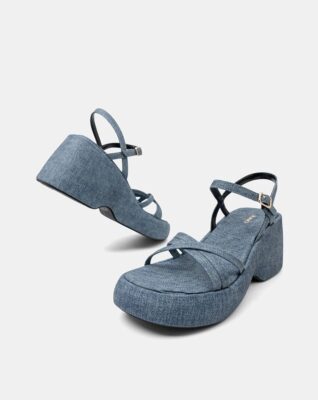 giày sandal giây đẹp mang đến cảm giác thanh thoát và giúp đôi chân trông thon gọn