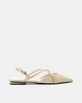 Giày búp bê quai chéo là biến thể hiện đại của giày búp bê cổ điển loại giày không gót