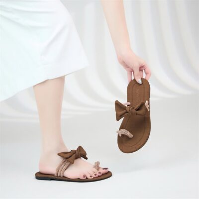 Dép nữ quai ngang cổ chân thắt nơ vải nét tiểu thư chạm vào từng đường may