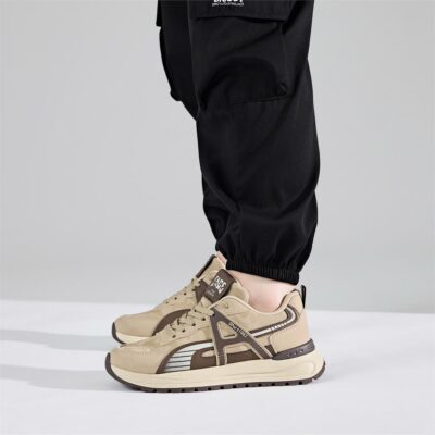 sneaker nam da vân cao cấp và những mẫu giày giá rẻ kể cả giày 2hand nằm ở chất liệu và quy trình sản xuất